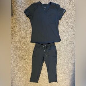 Med couture  scrub set